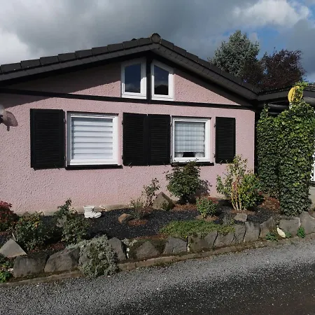 Ferienhaus MaLeFi 2 am Gülser Moselbogen Koblenz  Exterior foto